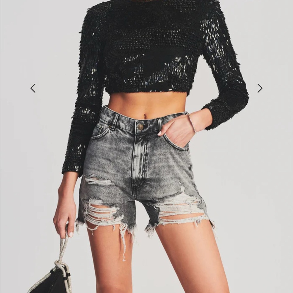 SER.O.YA distressed black denim shorts size 26